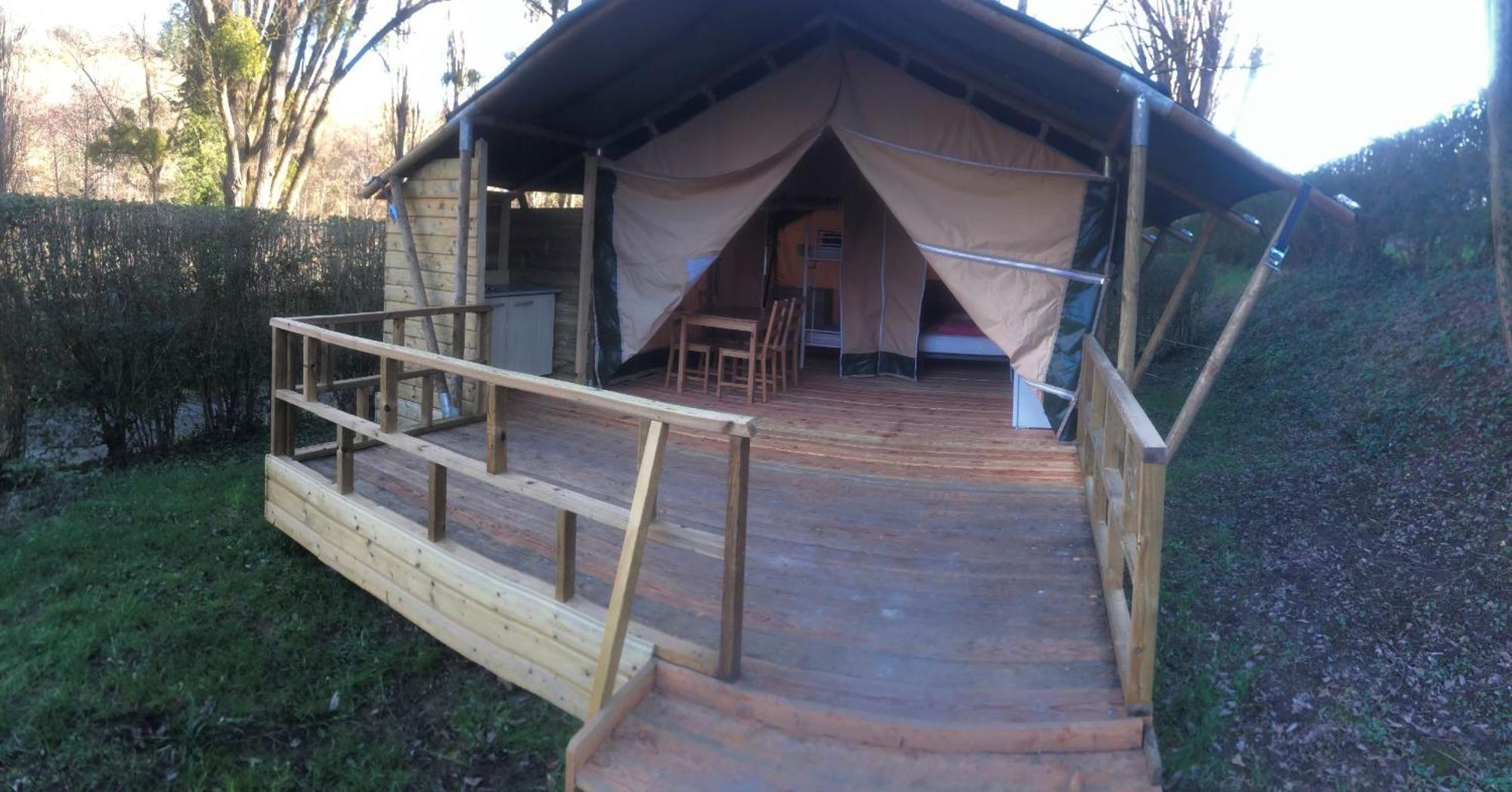Camping Du Pont De St Gal Saint-Gal-sur-Sioule Esterno foto