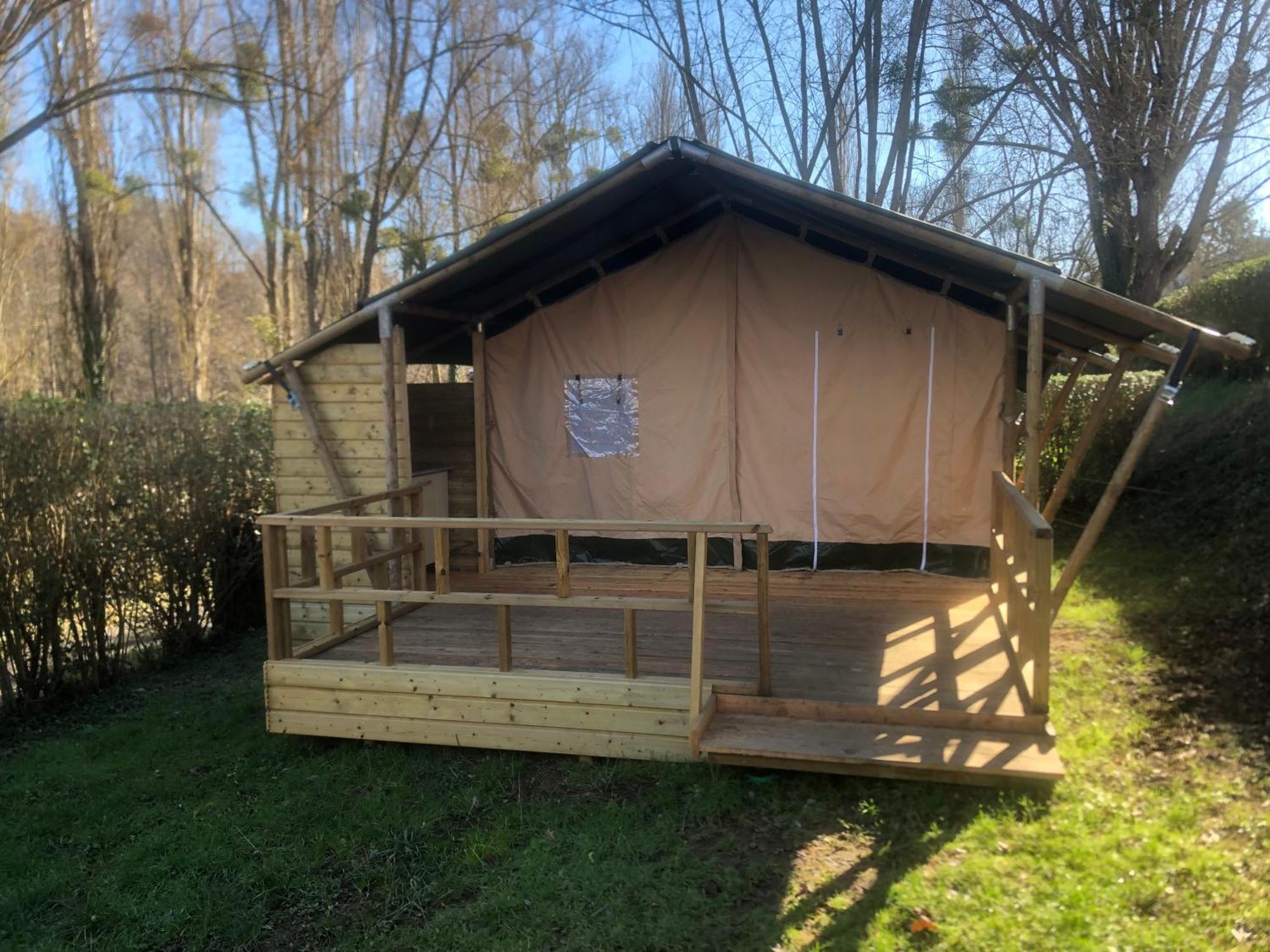 Camping Du Pont De St Gal Saint-Gal-sur-Sioule Esterno foto
