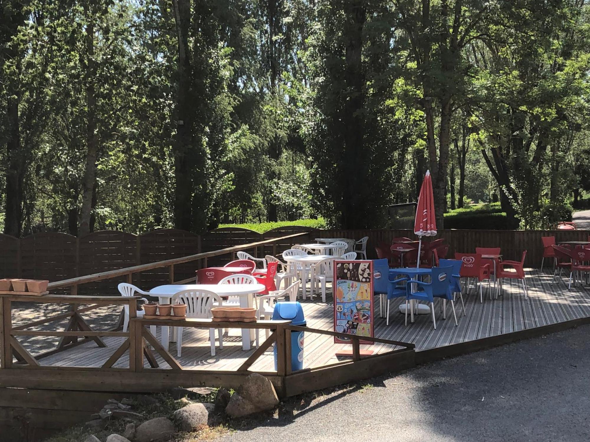 Camping Du Pont De St Gal Saint-Gal-sur-Sioule Esterno foto