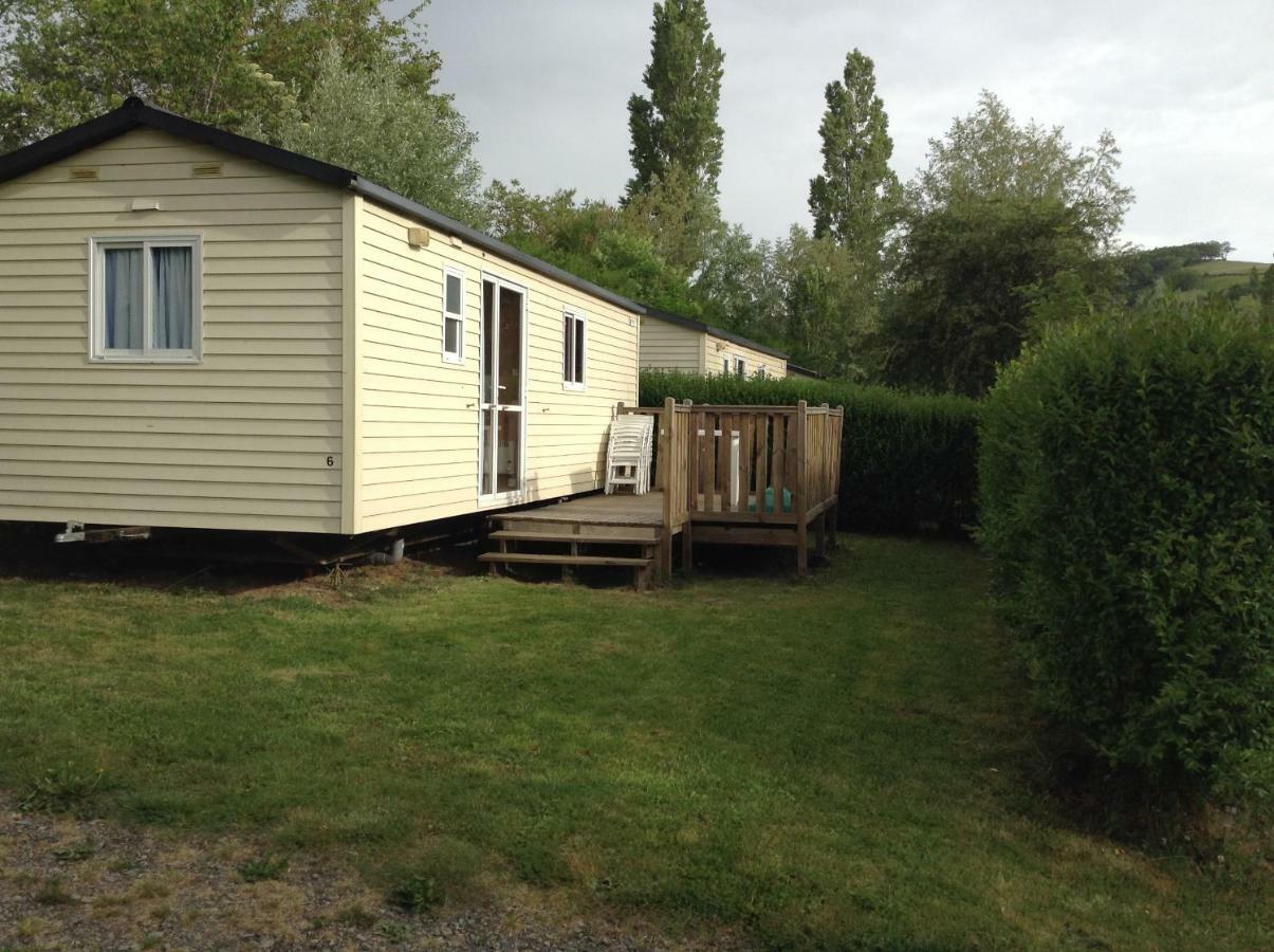 Camping Du Pont De St Gal Saint-Gal-sur-Sioule Esterno foto